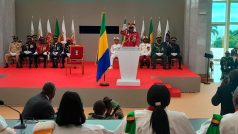 Vůdce pučistů generál Brice Oligui Nguema byl jmenován prezidentem Gabonu