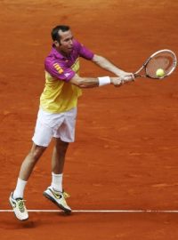 Tenista Radek Štěpánek během duelu s Rogerem Federerem, kterému v Madridu podlehl dvakrát 3:6