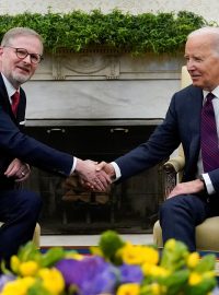 Americký prezident Biden přijal v Oválné pracovně českého premiéra Fialu