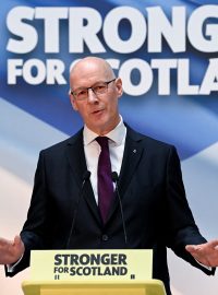 Politický veterán Swinney se v pondělí stal novým předsedou Skotské národní strany