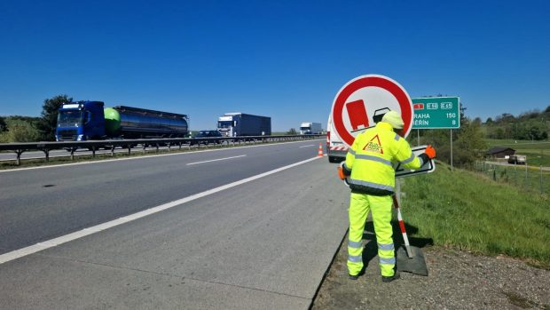 Zákaz předjíždění kamionů platí na dalším úseku dálnice D1