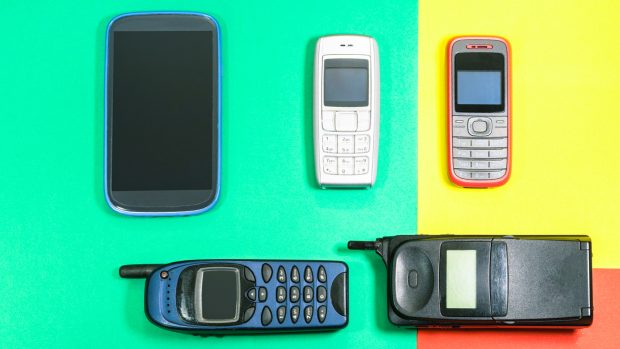 Jak dřív vypadaly mobilní telefony?