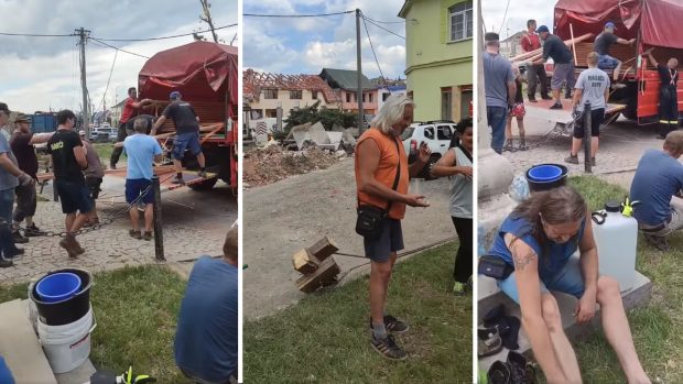 Záběry úklidu z videa, které se šíří přes facebook, ve kterém si někteří obyvatelé Moravské Nové Vsi stěžují, že jim na pomoc nedorazila česká armáda