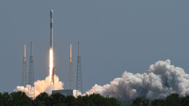 Start kosmické lodi Euclid (ESA) nesené raketou Falcon 9