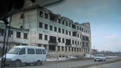Typický &quot;poválečný&quot; pohled na čečenský dům.