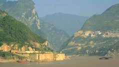 Tři soutěsky - přehradní nádrž na čínské řece Jang&#039;ce