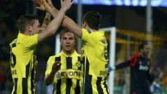Fotbalisté Dortmundu se radují z gólu v semifinále Ligy mistrů proti Realu Madrid