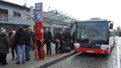 Nově otevřené stanice metra, Nádraží Veleslavín, autobus letiště