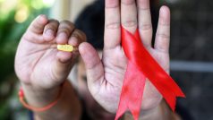 Léky na HIV jsou už dnes dostupné, před nemocí se lze bránit i preventivní léčbou