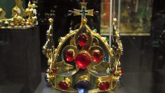 Svatováclavská koruna z korunovačních klenotů