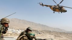 Afghánští vojáci během cvičení na základně u Kábulu