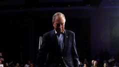 Michael Bloomberg odstoupil z amerického prezidentského klání