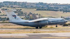 Ruský letoun Il-76 – stejný typ letadla havaroval v Belgorodské oblasti. Podle ruského ministerstva obrany byli na palubě ukrajinští váleční zajatci