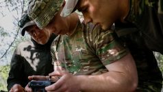 Ukrajinští vojáci se učí zacházet s drony