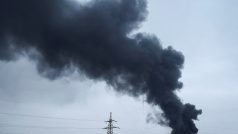 V rafinerii v Samarské oblasti, která se specializuje na výrobu motorového paliva, útok sice způsobil požár, ale nevyžádal si podle místních úřadů žádné zraněné