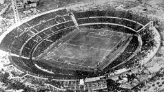 Hučící kotel - stadion Centenario v uruguayském Montevideu během mistrovství světa ve fotbale v roce 1930