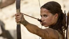 Alicia Vikanderová v titulní roli Lary Croft ve snímku Tomb Raider