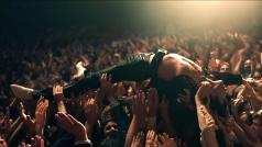 Frontmana skupiny Freddieho Mercuryho ve filmu ztvárnil americký herec Rami Malek (na snímku)