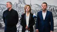 Zleva Robert Kerndl, Markéta Vaňková a Tomáš Aberl (za ODS) na tiskové konferenci