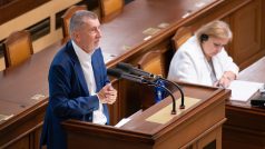 Bývalý premiér a předseda hnutí ANO Andrej Babiš při projevu ve Sněmovně
