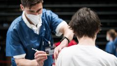 Jen v den otevření by zdravotníci v O2 Aréně měli naočkovat tisíc lidí