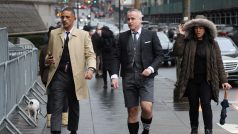 Thom Browne přichází na soudní jednání ve sporu s firmou Adidas, New York, leden 2023