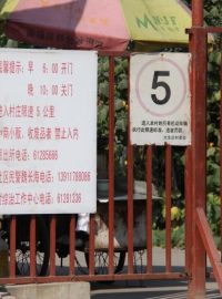 Na předměstí Pekingu jsou dvě desítky zamčených obcí s přistěhovalci