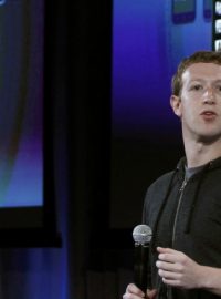 Mark Zuckerberg ohlásil záměr koupit provozovatele aplikace WhatsApp