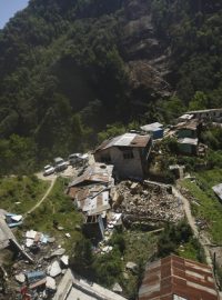 Zemětřesením zničená vesnice v nepálském okresu Sindhúpalčok
