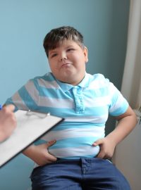 Dětí s obezitou přibývá, můžou za to i loňská karanténní opatření (ilustrační foto)