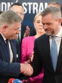 Slovenský premiér Robert Fico a kandidát na prezidenta Peter Pellegrini