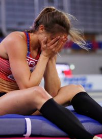 Eliška Klučinová a její reakce po nevydařeném skoku na halovém mistrovství v Glasgow
