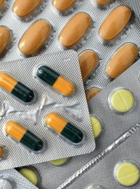 Podle lékařů a lékárníků nastal výpadek jednoho ze základních antibiotik a následoval dominový efekt, kdy postupně docházejí i léky, které lékaři začali předepisovat místo něj (ilustrační foto)
