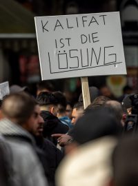 Demonstrace radikálních muslimů v Hamburku