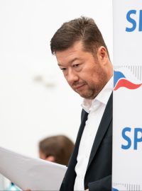 Tomio Okamura na tiskové konferenci SPD