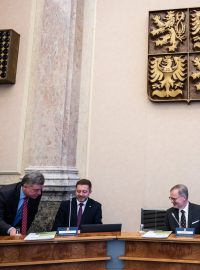 Pavel Blažek, Vít Rakušan, Petr Fiala a Marian Jurečka na jednání vlády ČR