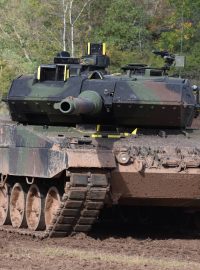 Tank Leopard 2 A6 při cvičení německé armády
