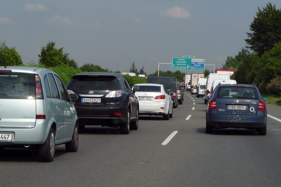 Administracja celna ostrzega przed nadmiernym importem paliw z Polski.  Może być też zagrożony zajęciem iROZHLAS