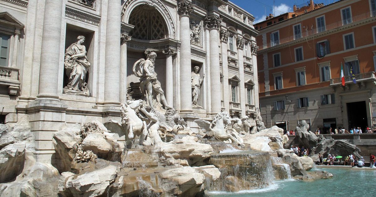 Il Comune di Roma valuta restrizioni sulla Fontana di Trevi | iRADIO