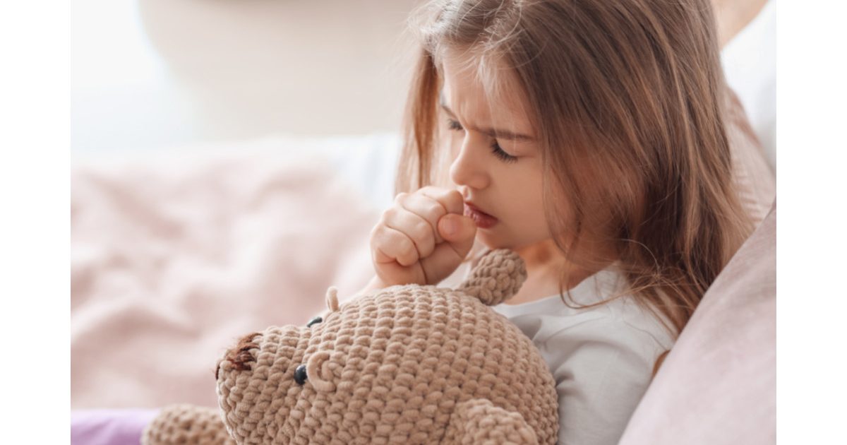 Černý kašel nejvíce ohrožuje malé děti. Očkování je ochrání, ale musí být zahájeno včas, říká pediatrička