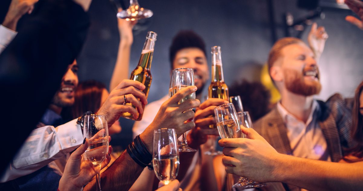 Deutschland will die Altersgrenze für Alkoholkonsum erhöhen |  iRADIO