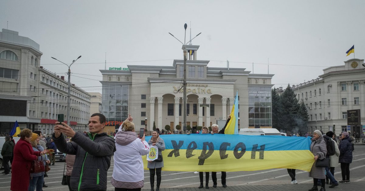 La Russia ha distrutto le infrastrutture critiche prima di fuggire da Kherson, ha detto Zelenskyi nel suo discorso iRADIO