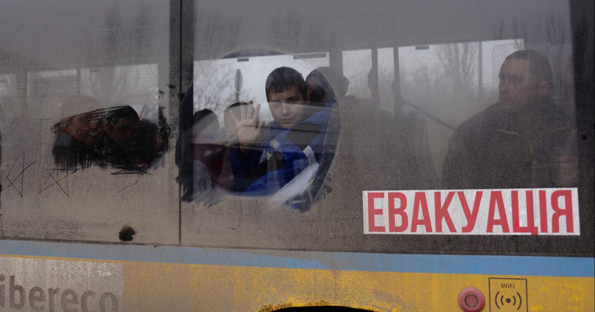 Le autorità evacuano i pazienti dall’ospedale di Kherson a causa dell’attacco russo |  iRADIO