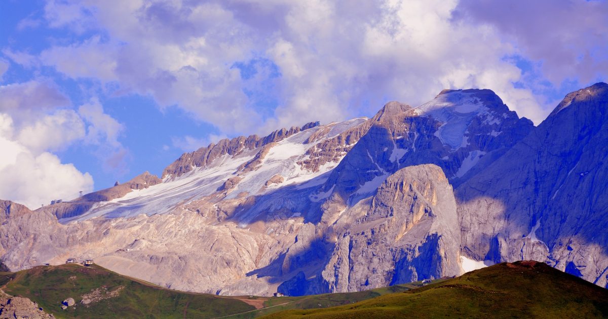 Un turista della Repubblica Ceca è morto sulla Marmolada nelle Dolomiti italiane.  Caduta al ritorno dalla vetta del ghiacciaio |  iRADIO