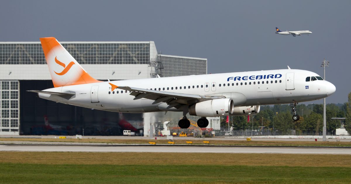 Et transportfly med 180 personer på ruten fra Oslo til Antalya fløy over Ukraina.  Tilsynelatende handlet det om å unngå uvær |  iRADIO