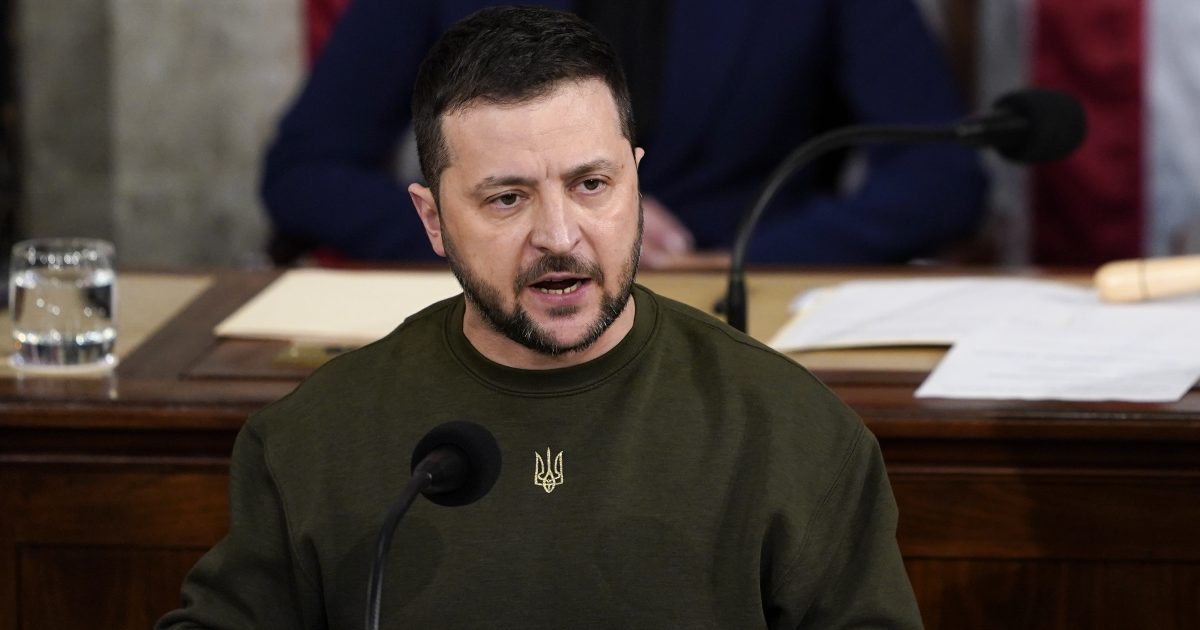 Una lettera invece di un video.  Alla fine, Zelenskyj non si rivolgerà al pubblico del festival a Sanremo iRADIO