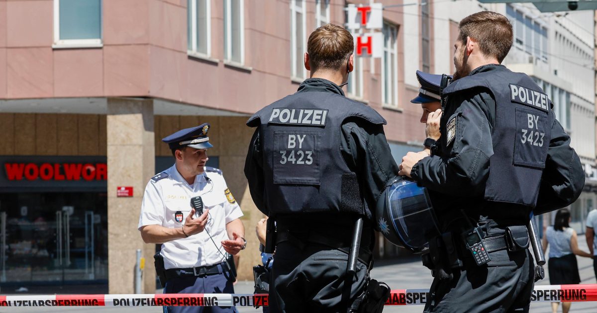 Die extreme Rechte in Deutschland hat in diesem Jahr zu 110 Märschen und Protesten aufgerufen.  Ihre Zahl ist im Vergleich zum Vorjahr stark gestiegen |  iRADIO