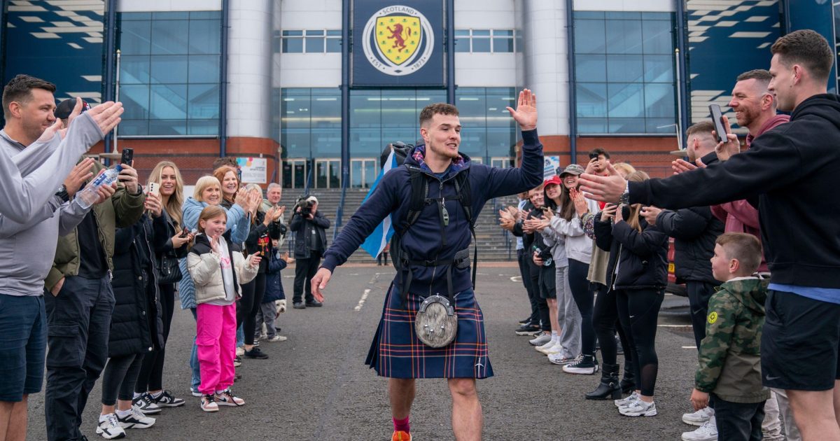 Schottland-Fans laufen von Glasgow nach München |  iRADIO