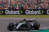 Vítězem Velké ceny Británie se stal pilot Mercedesu Lewis Hamilton