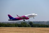 Letadlo společnosti Wizz Air startuje z mezinárodního letiště Ference Liszta v Budapešti,